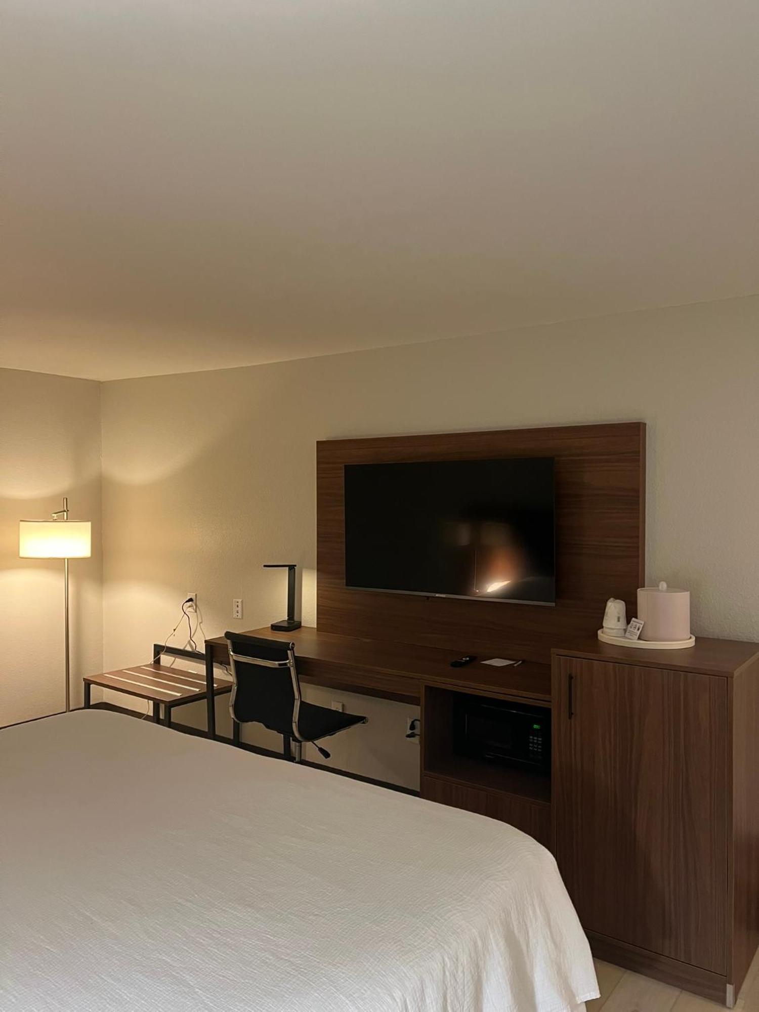 Wingate By Wyndham Dublin Near Claytor Lake State Park Exteriér fotografie